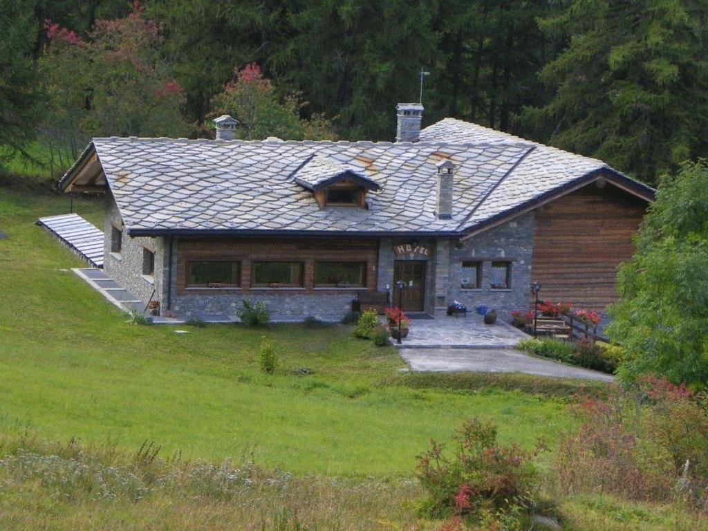 Hotel Les Granges La Thuile Exterior photo