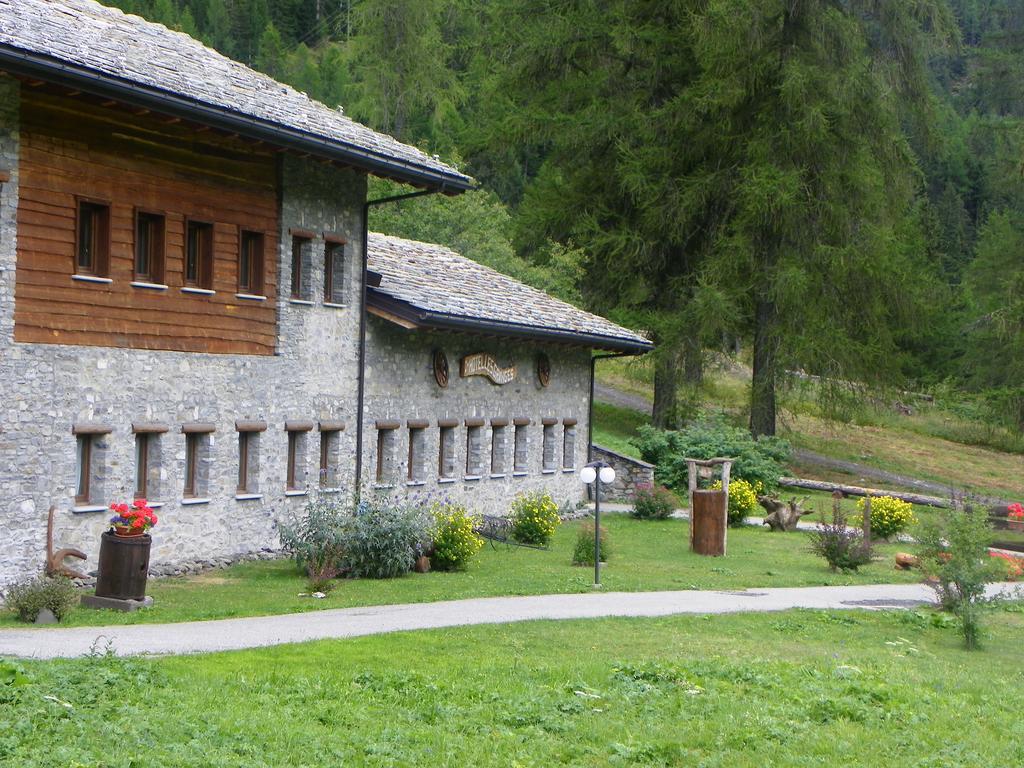 Hotel Les Granges La Thuile Exterior photo