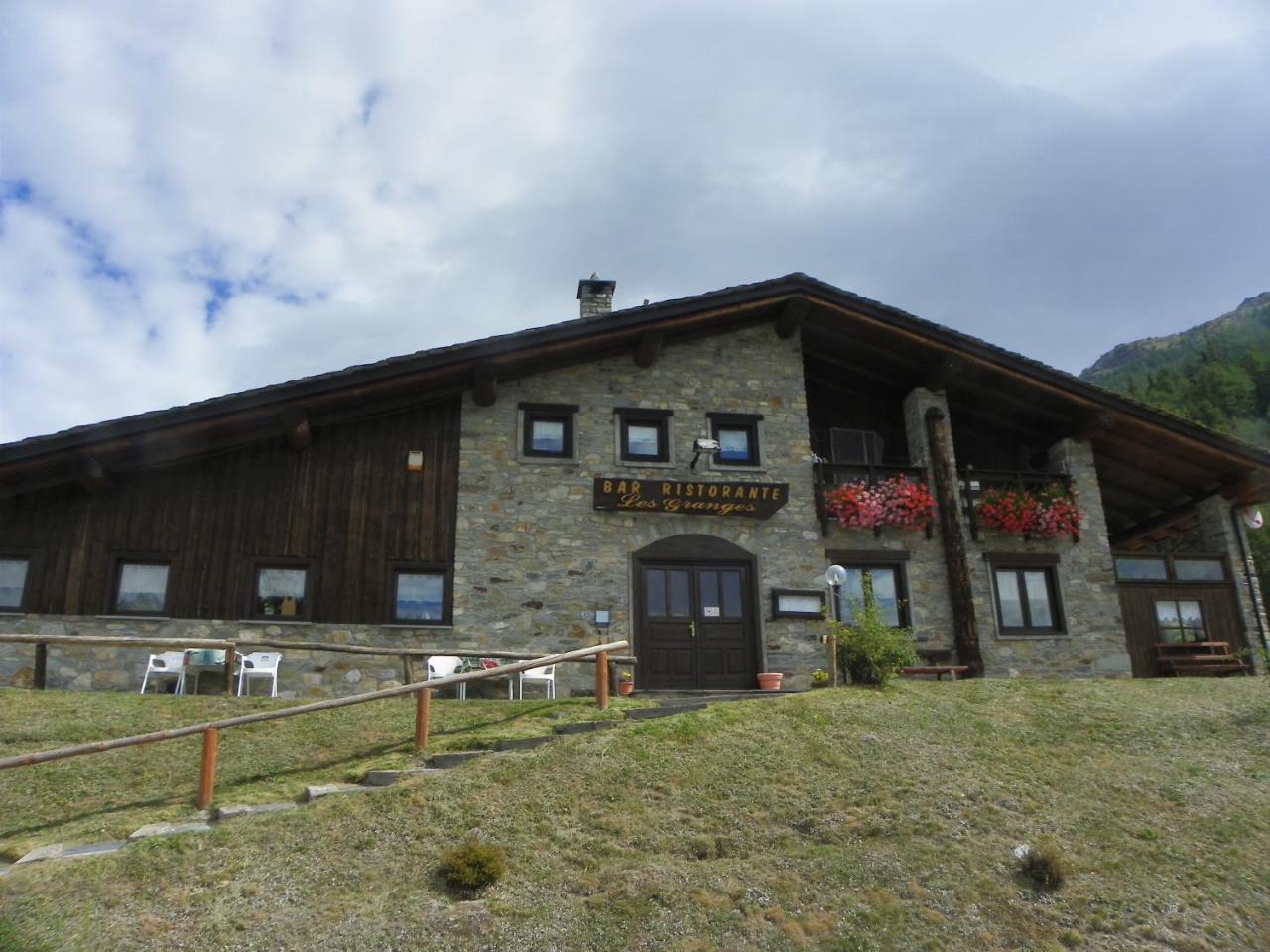 Hotel Les Granges La Thuile Exterior photo